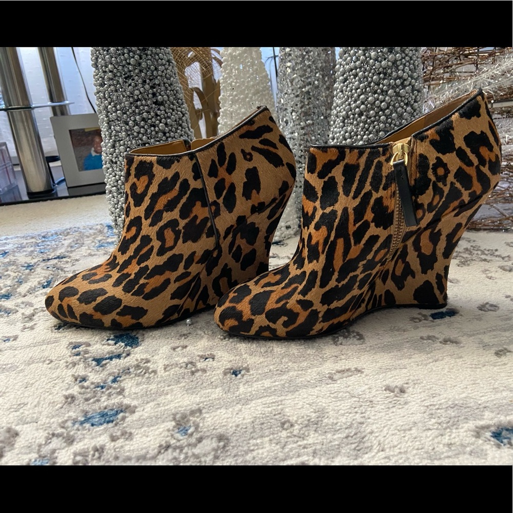 Nine West Leopard Booties (size 8)
